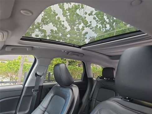 Certified 2022 Lincoln Corsair Reserve FWD image 28