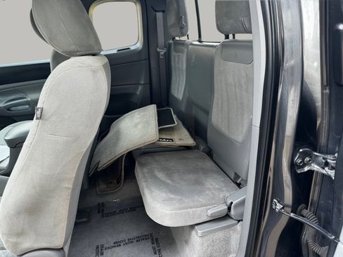 Used 2010 Toyota Tacoma AWD/4WD image 16