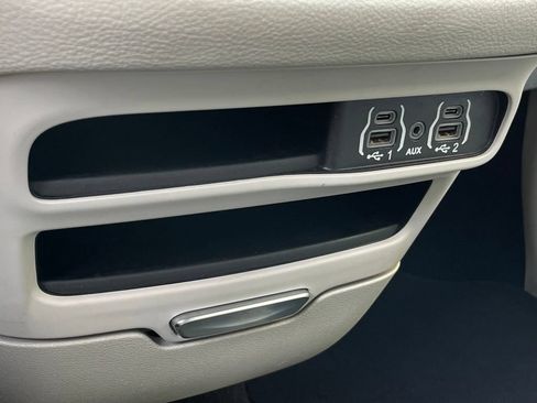 Used 2021 Chrysler Pacifica Touring-L FWD image 20