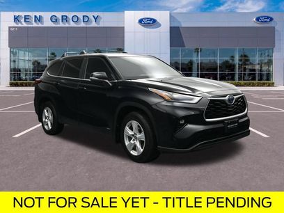 Used 2023 Toyota Highlander LE