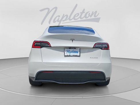 Used 2021 Tesla Model Y Long Range AWD/4WD image 4
