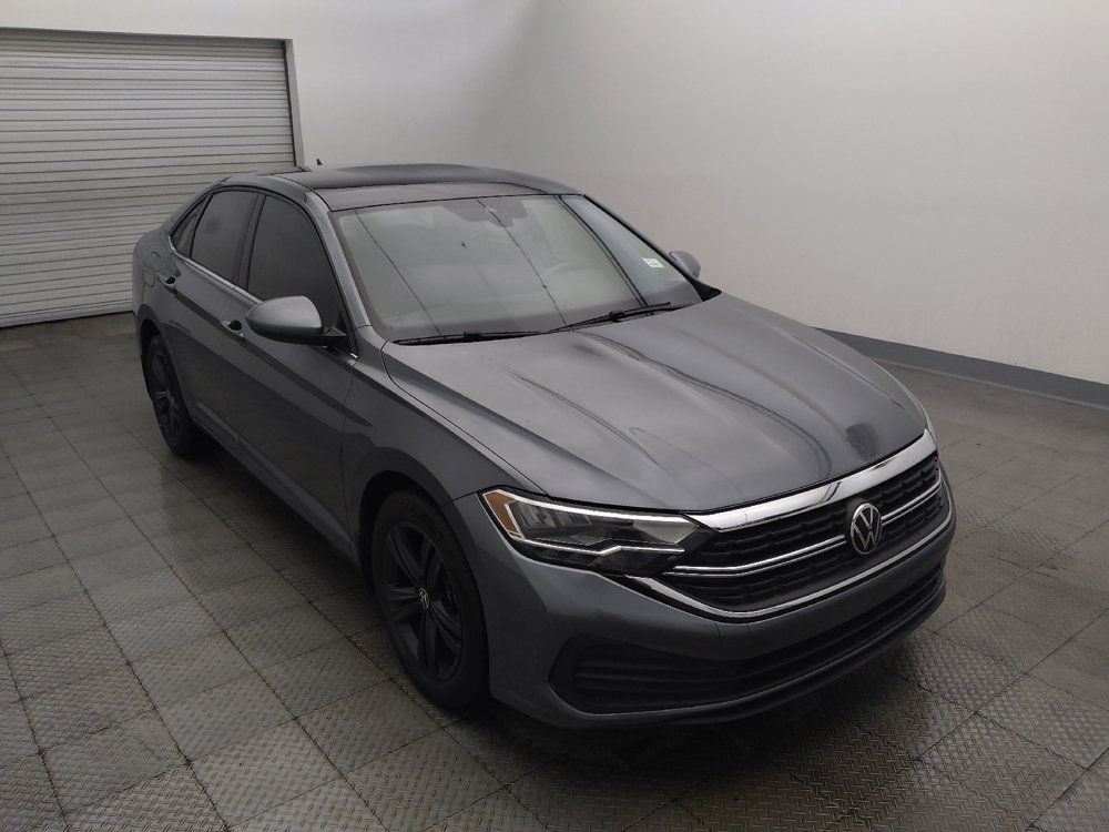 Used 2024 Volkswagen Jetta SE w/ Panoramic Sunroof Package FWD image 13