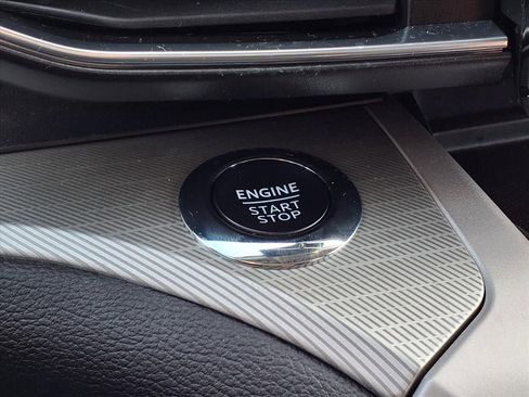 Used 2023 Ford Explorer XLT w/ Equipment Group 202A image 24