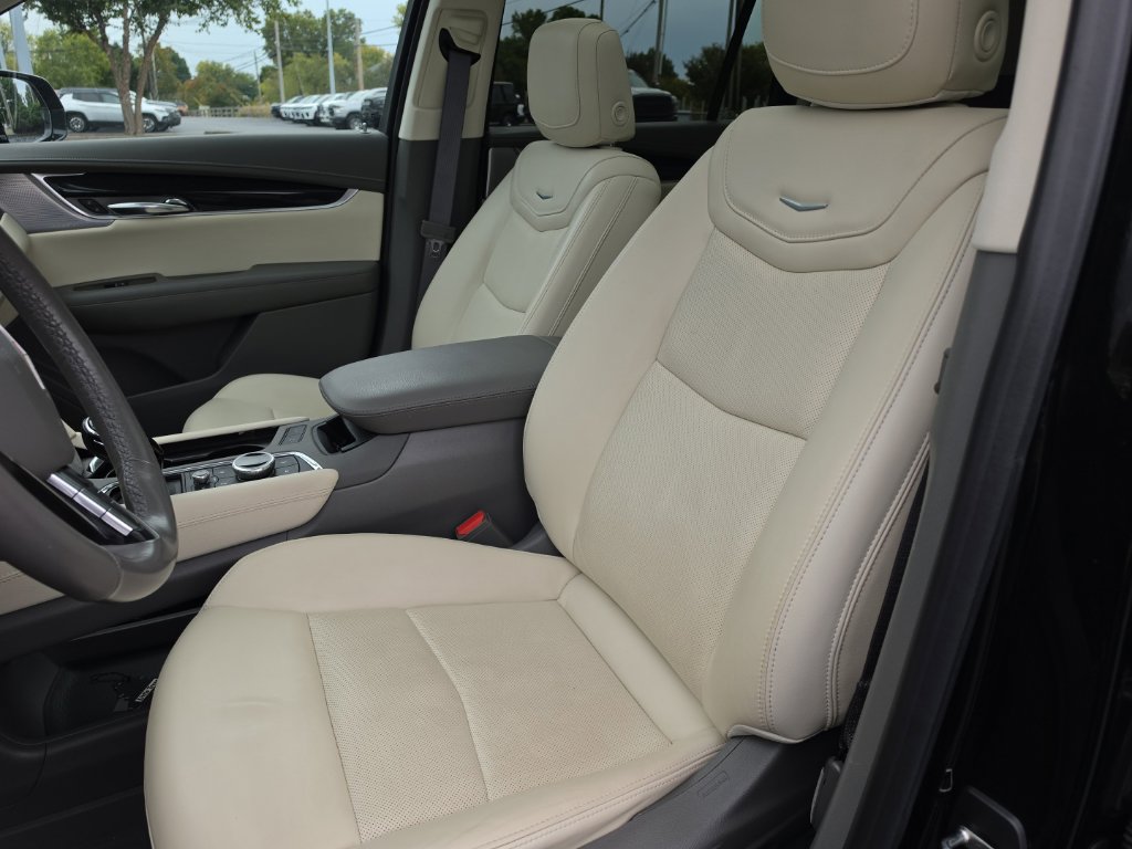 Used 2024 Cadillac XT6 Premium Luxury w/ Technology Package AWD/4WD image 10