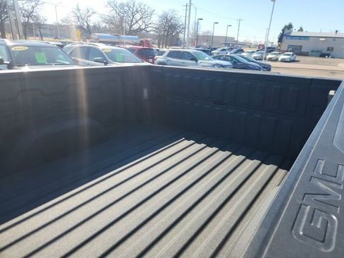 Used 2025 GMC Sierra 1500 AT4 w/ AT4 Premium Package image 10