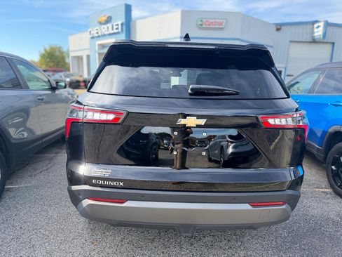 Used 2025 Chevrolet Equinox LT image 3