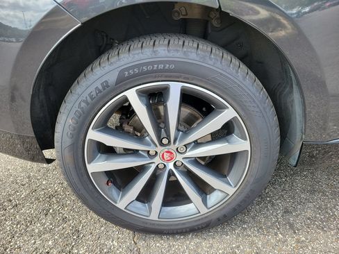 Used 2023 Jaguar F-PACE S AWD/4WD image 11