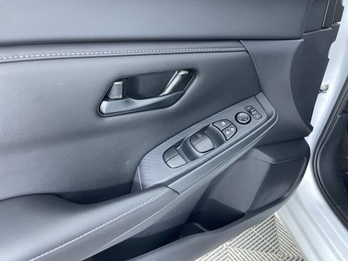 Certified 2025 Nissan Sentra S FWD image 13