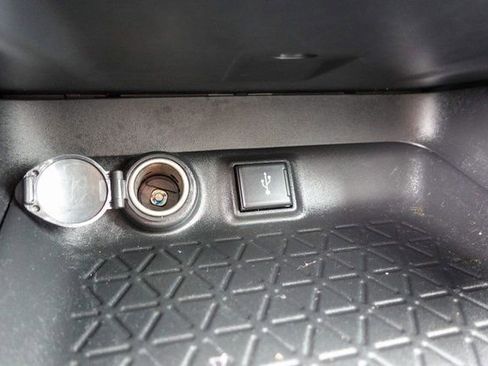 Used 2022 Toyota RAV4 XLE image 20