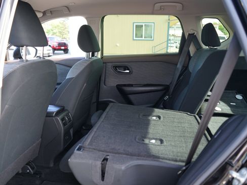 Used 2023 Nissan Rogue SV image 27