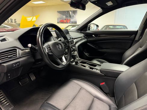 Used 2018 Honda Accord Sport image 26
