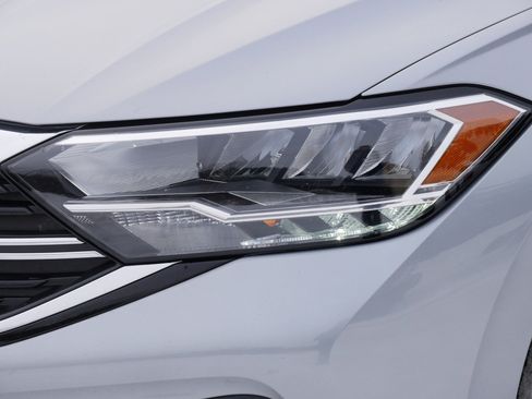 Used 2024 Volkswagen Jetta SE image 16