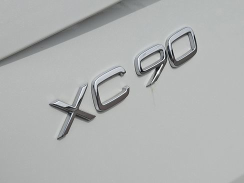 Used 2025 Volvo XC90 B6 Core w/ Protection Package image 56