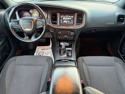 Used 2018 Dodge Charger SXT w/ Blacktop Package image 4