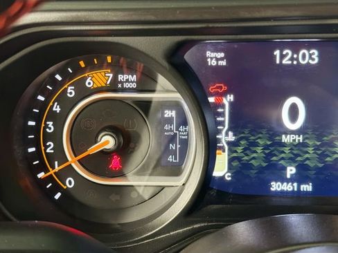 Used 2024 Jeep Wrangler Unlimited Rubicon AWD/4WD image 13