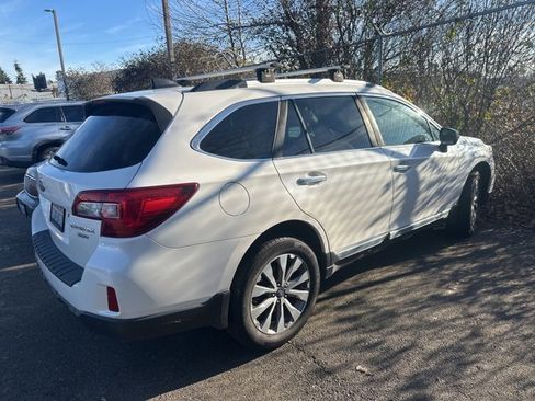 Used 2017 Subaru Outback 3.6R Touring w/ Popular Package #5A image 3