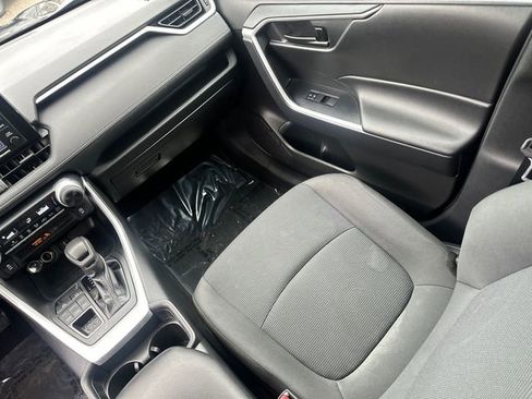 Certified 2021 Toyota RAV4 LE w/ Carpet Mat Package (TMS) image 26