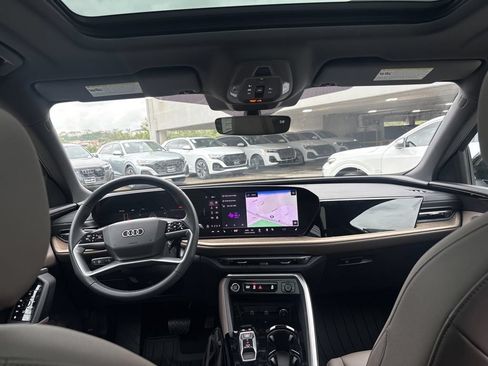 Certified 2025 Audi Q5 Premium w/ Convenience Package AWD/4WD image 18