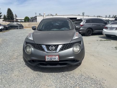 Used 2015 Nissan Juke S image 2