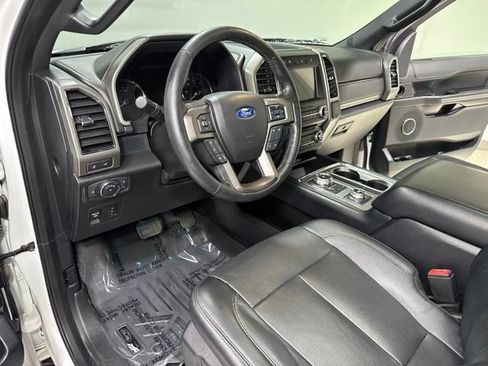 Used 2018 Ford Expedition XLT w/ Equipment Group 202A AWD/4WD image 15