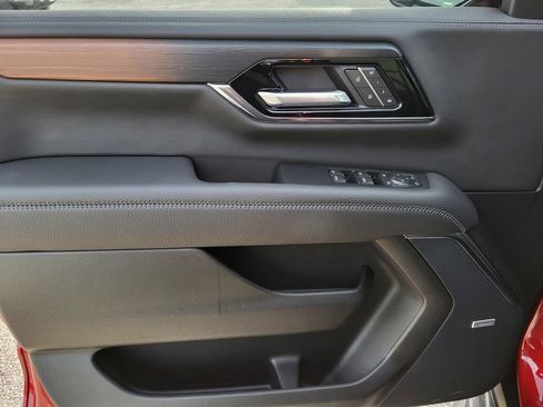 New 2026 GMC Yukon Denali image 6