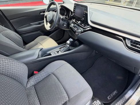 Used 2021 Toyota C-HR LE FWD image 18