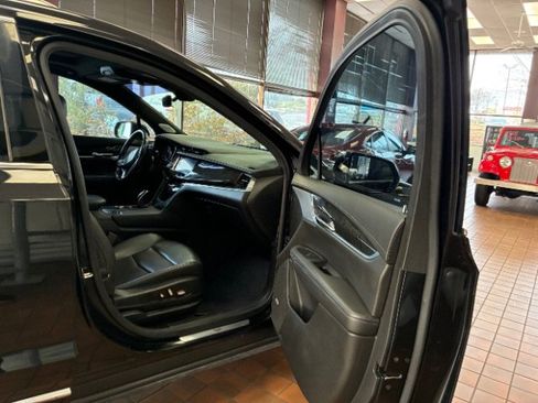 Used 2020 Cadillac XT6 Premium Luxury image 31