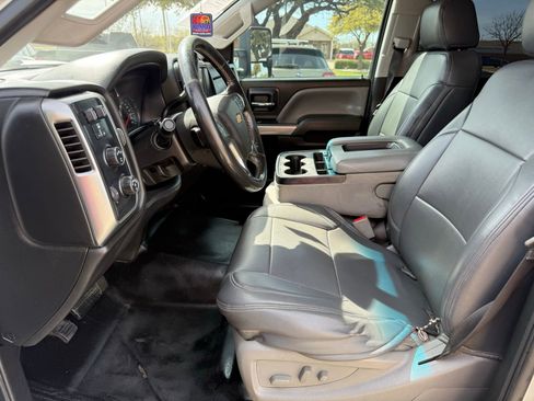 Used 2018 Chevrolet Silverado 3500 LT w/ LT Convenience Package image 12