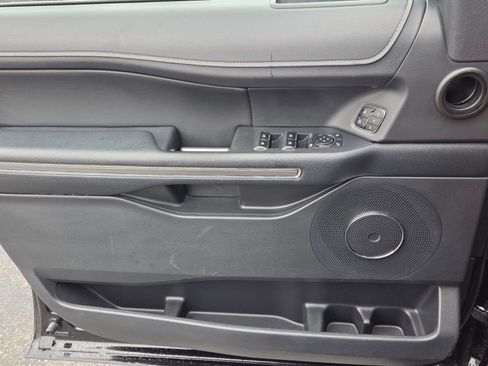 Used 2024 Ford Expedition Max XLT image 32