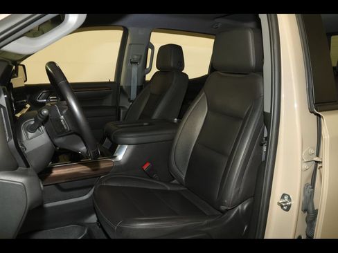 Used 2022 Chevrolet Silverado 1500 LT Trail Boss w/ LT Trail Boss Premium Package AWD/4WD image 3