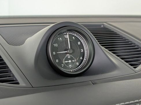 New 2026 Porsche Macan image 31