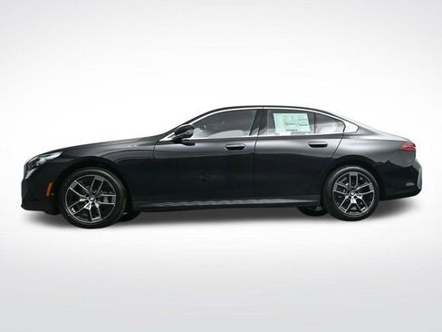 New 2026 BMW 530i xDrive w/ Premium Package AWD/4WD image 32