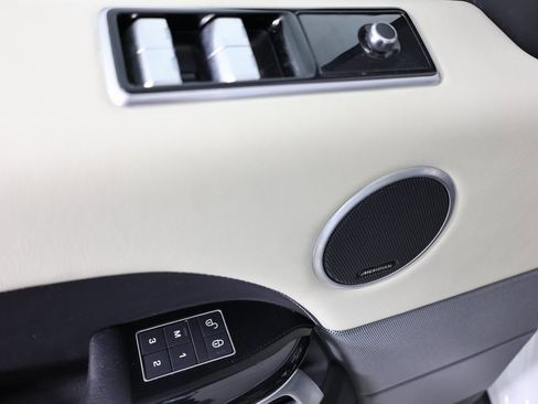 Used 2020 Land Rover Range Rover Sport HSE Dynamic image 23