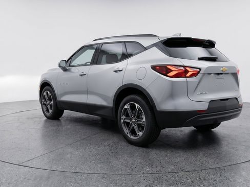 Used 2025 Chevrolet Blazer LT FWD image 6