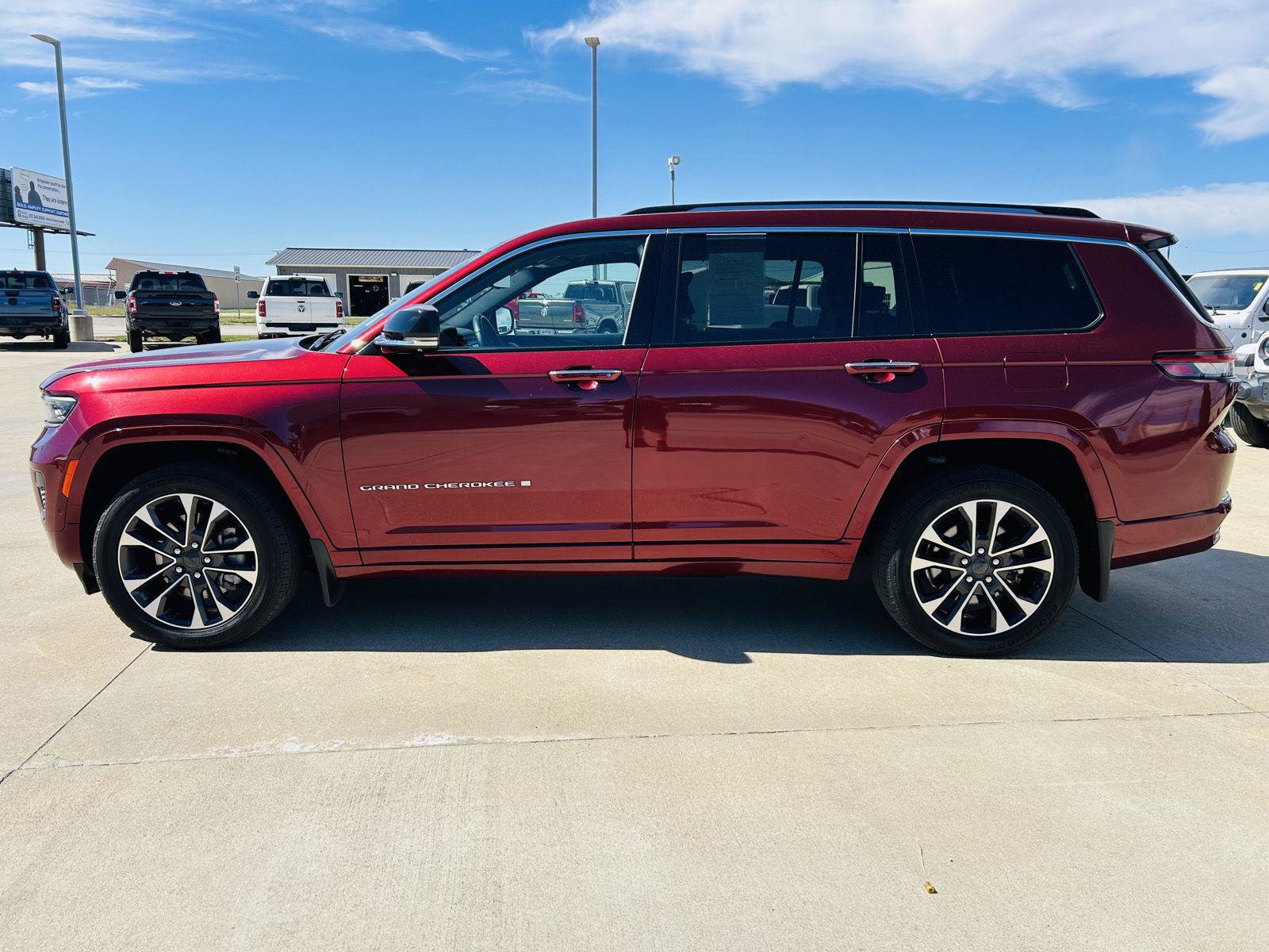 Used 2021 Jeep Grand Cherokee L Overland w/ Advanced Protech Group III AWD/4WD image 45