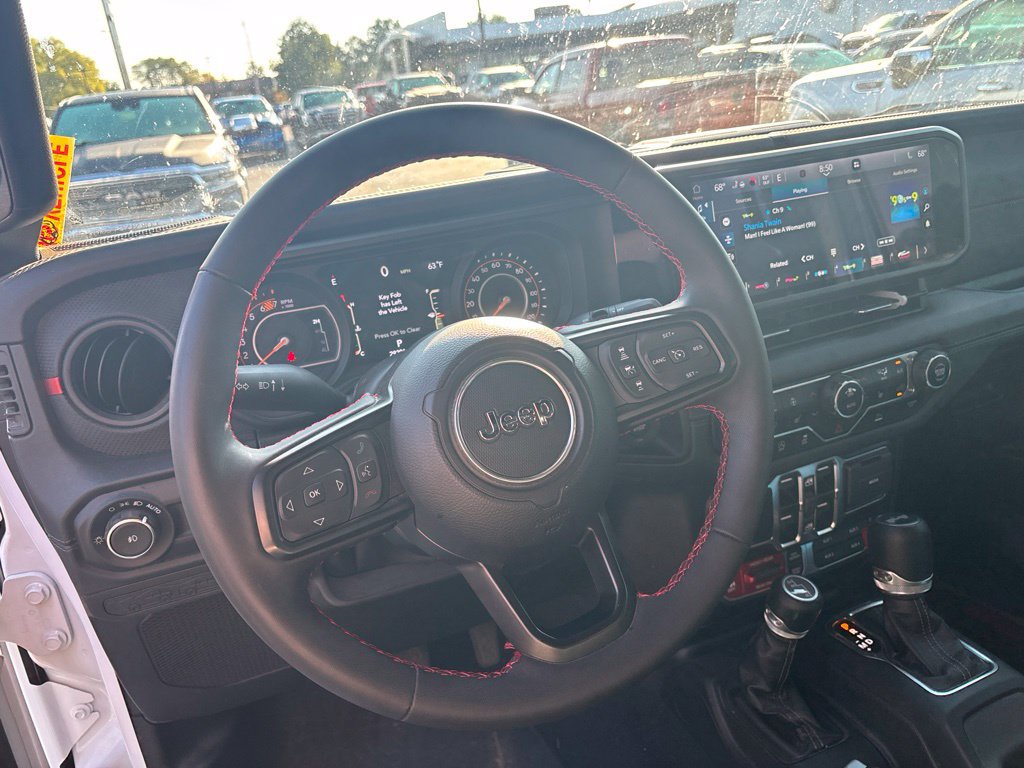 Used 2024 Jeep Wrangler Unlimited Rubicon w/ Convenience Group AWD/4WD image 13