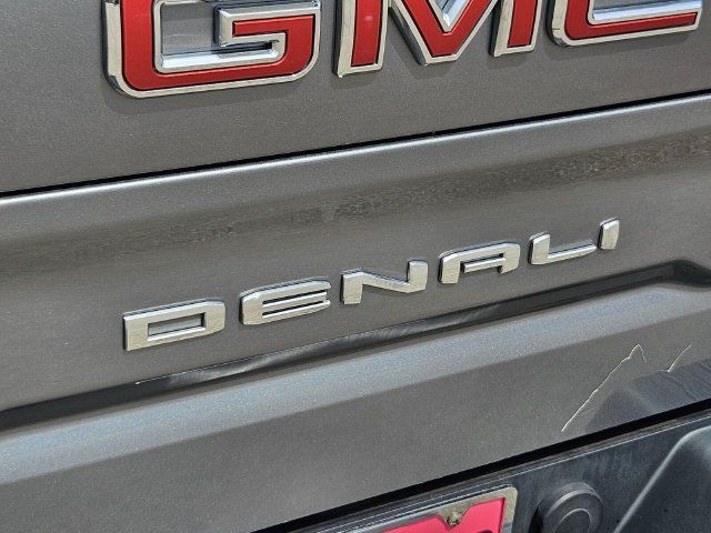 Used 2019 GMC Sierra 1500 Denali w/ Denali Ultimate Package AWD/4WD image 10