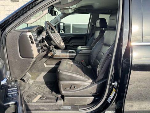 Used 2016 GMC Sierra 2500 Denali w/ Duramax Plus Package image 12