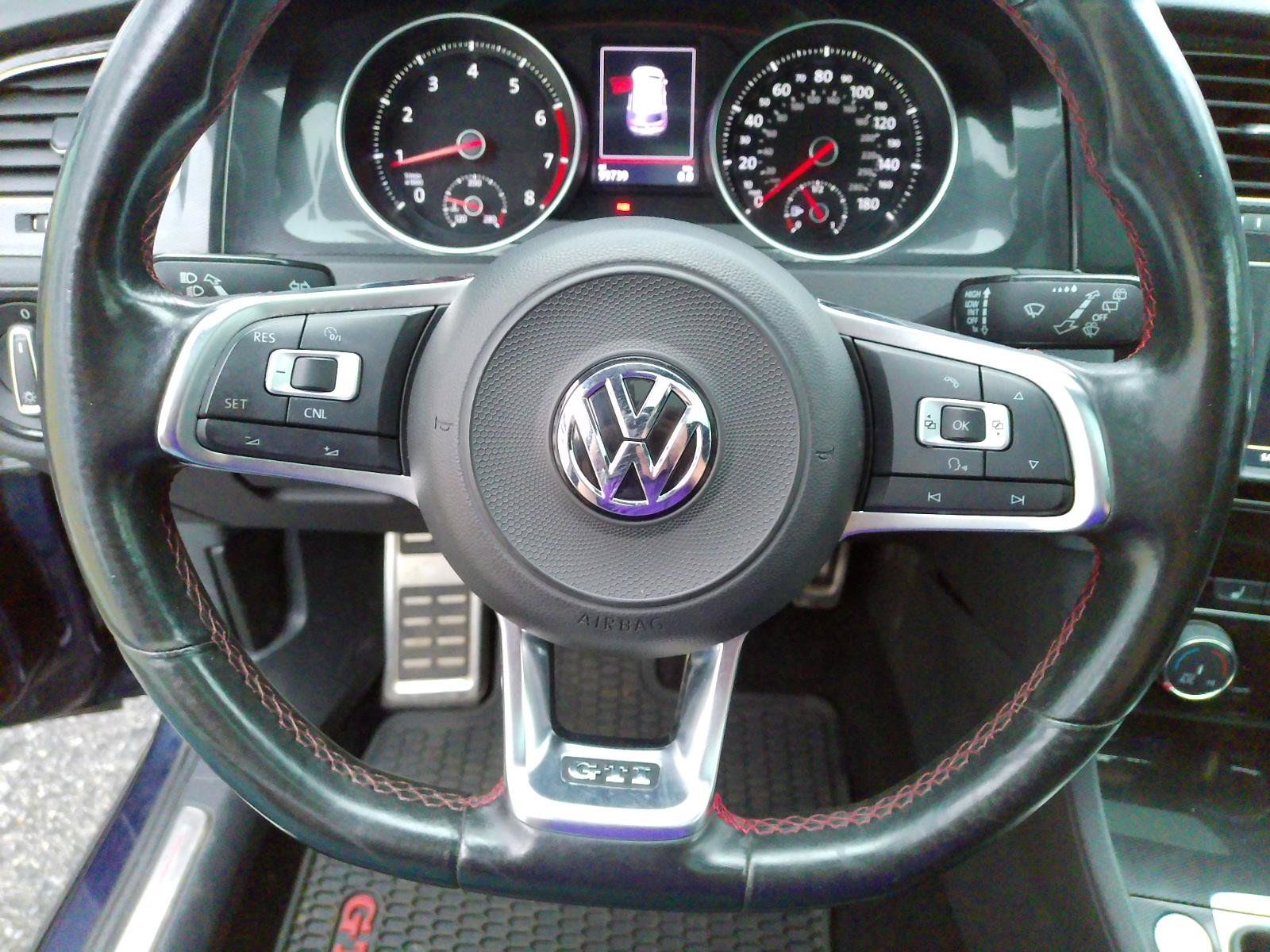Used 2017 Volkswagen Golf 4-Door FWD image 13