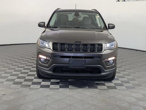 Used 2019 Jeep Compass Latitude AWD/4WD image 3