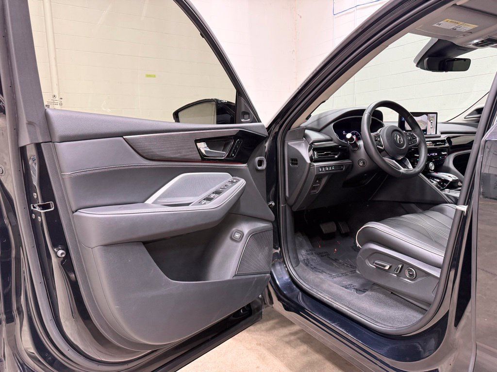 Used 2025 Acura MDX w/ Advance Package AWD/4WD image 26
