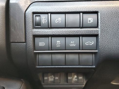 Used 2025 Toyota Tacoma Limited image 29