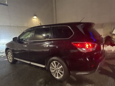 Used 2014 Nissan Pathfinder S image 7