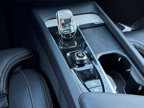 Used 2022 Volvo XC60 B6 Inscription w/ Advanced Package image 30