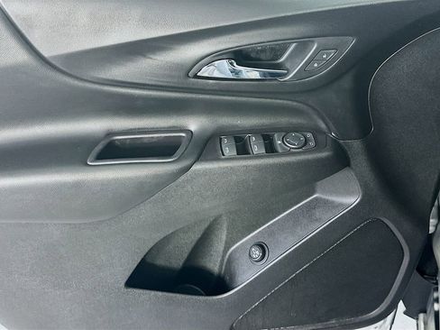 Used 2020 Chevrolet Equinox LT w/ Driver Convenience Package image 23