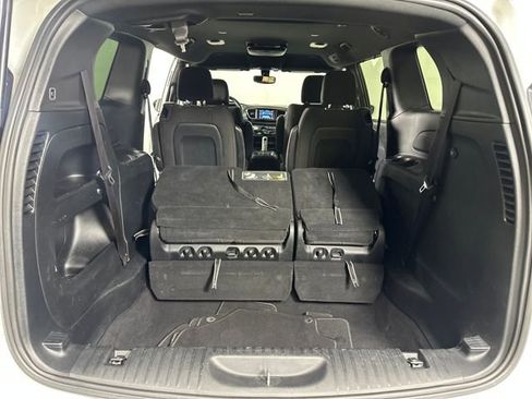 Used 2020 Chrysler Pacifica Touring w/ S Appearance Package image 26