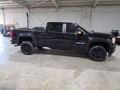 Used 2017 GMC Sierra 2500 SLT w/ All Terrain X HD Package AWD/4WD image 16