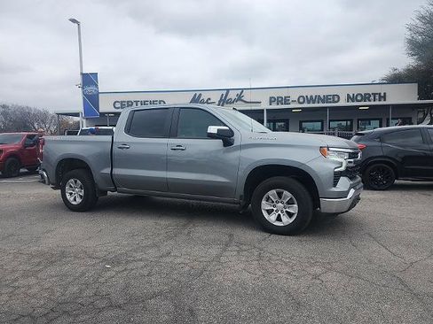 Used 2025 Chevrolet Silverado 1500 LT image 1