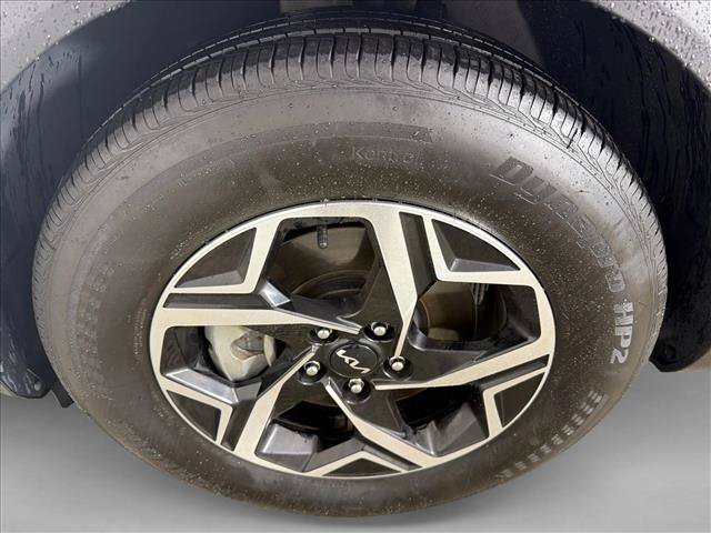 Used 2025 Kia Sportage LX FWD image 11