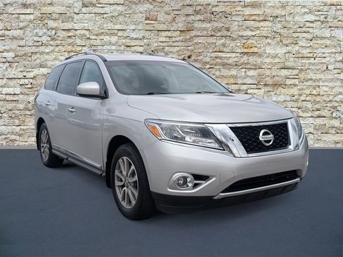 Used 2014 Nissan Pathfinder SL w/ SL Premium Package FWD image 1
